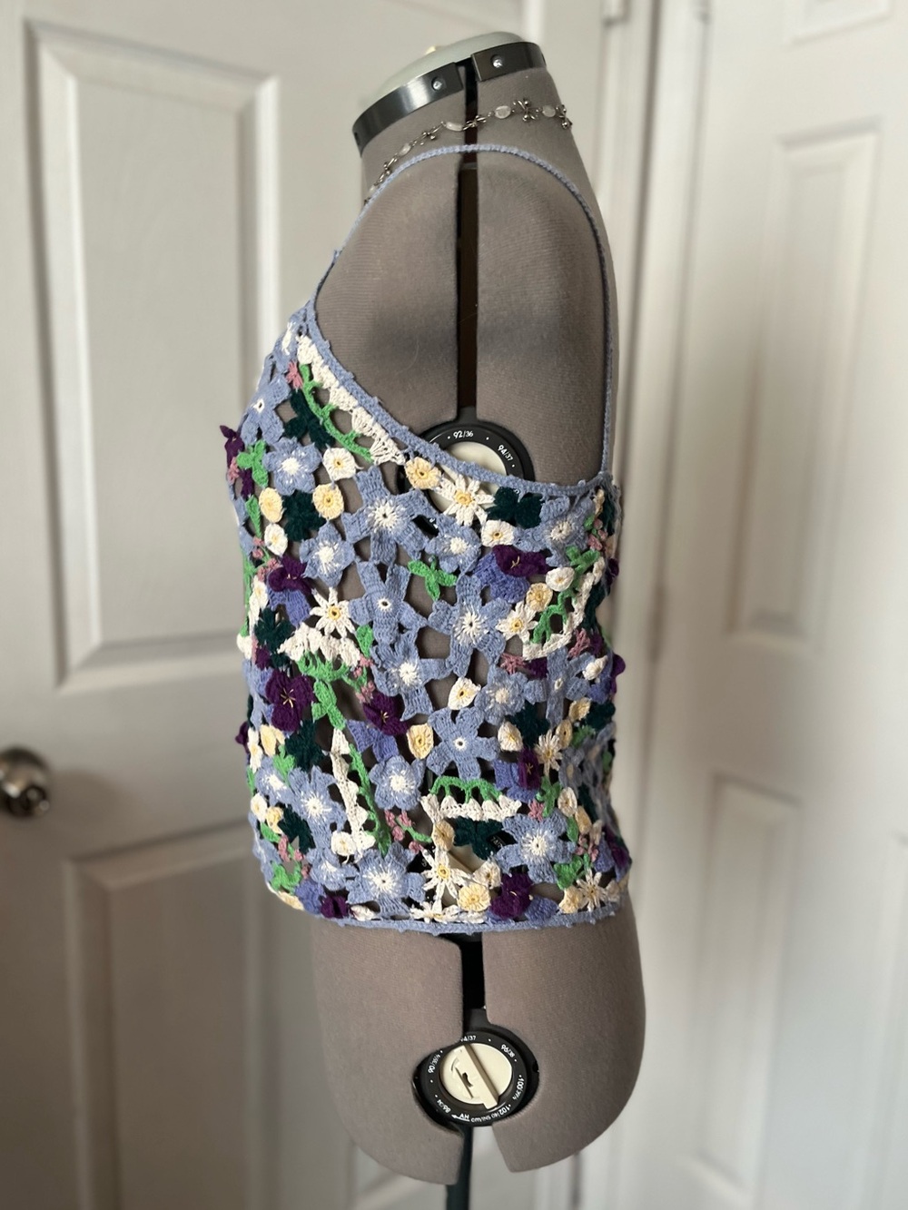 Moda International Crochet Floral Tank Top, Purple & Blue, Size M - Picture 2 of 5